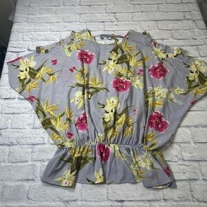 Floral Gray Women's Top. Lagenlook.